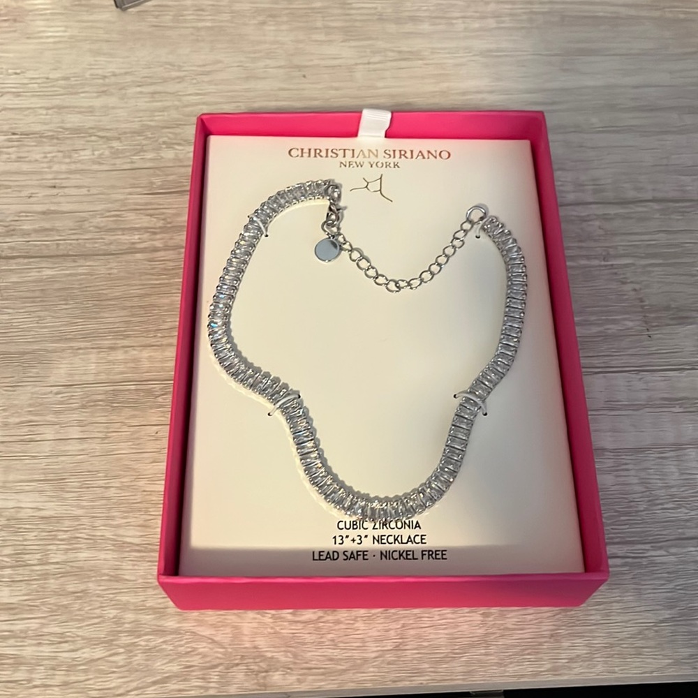 Beautiful Christian Siriano 13 inches plus 3 additional inches necklace